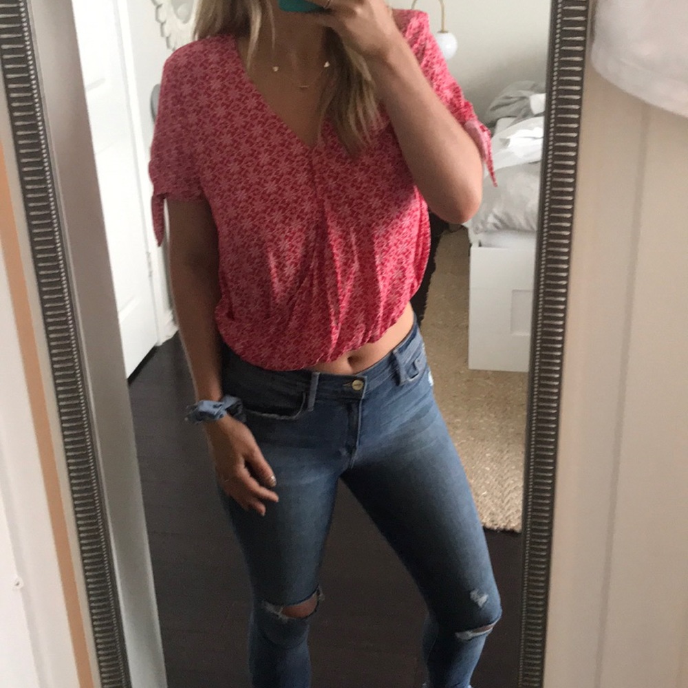 TARGET Red Universal Thread Top. Size Small.